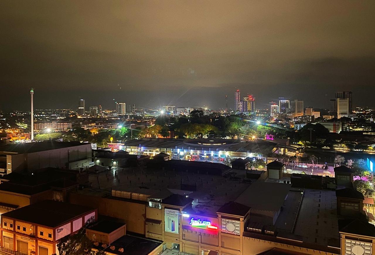 Amadel Residence 爱媄德民宿 11 Malacca エクステリア 写真